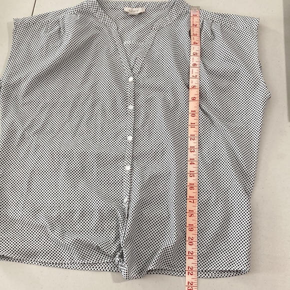 Loft Size S, White and black cap sleeve button down blouse - Picture 12 of 12